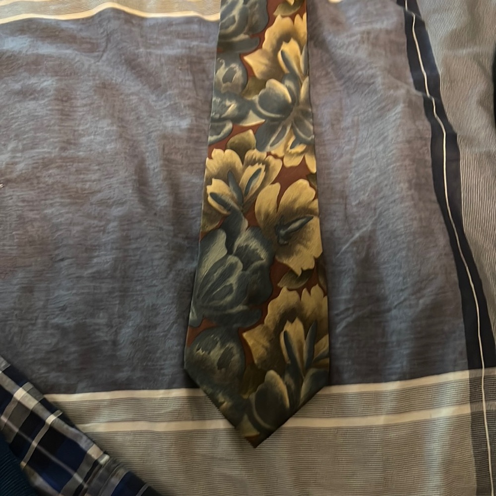J Riggins brand tie.